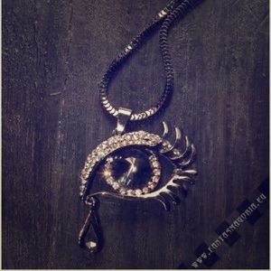 Eye Pendant Necklace